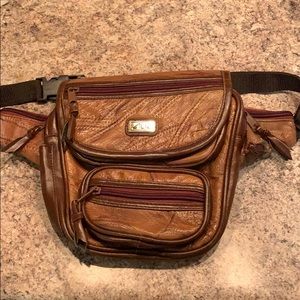 Vintage Liz leather style fanny pack